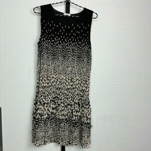 EUC - Riani Dress - White / Cream Size 4 Canada/US - Luxury Designer Dress
